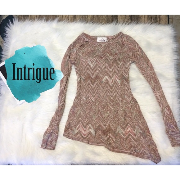 Intrigue Boutique Asymmetrical Sweater - Picture 1 of 8